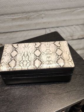 NWT Tuscan Designs Travel Faux Snake Skin Jewelry Box w/zipper